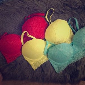 VS Pink Set of 3 Lace Bras